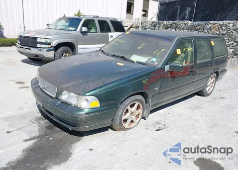 2000 Volvo V70 R из США, поврежденный, VIN YV1LV60D5Y2676541